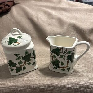 Unbranded English Ivy Sugar Bowl & Creamer Set